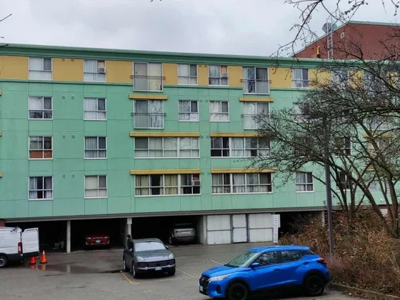 Apartment Window Cleaning at 339 Albany Avenue, Toronto — photo 2