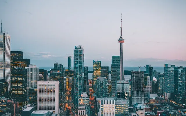 A picture of many commercial buildings in Toronto.