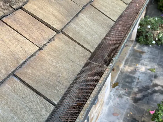 Residential Window Cleaning & Eavestrough Cleaning in Swansea, Toronto — photo 2