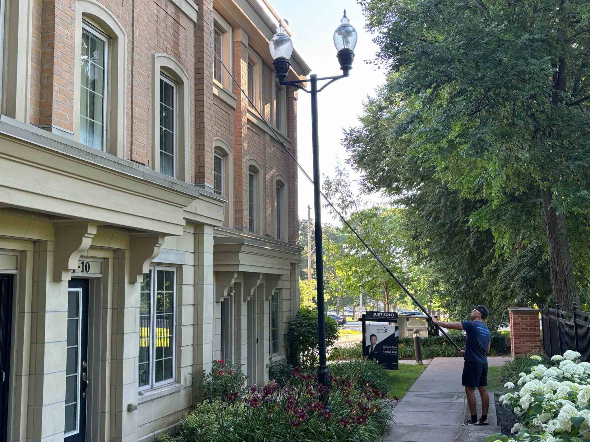 Spotless Windows: Your Top Choice in Oakville Window Cleaning